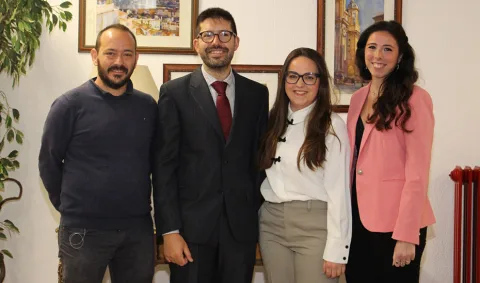 Imagen de la noticia: Un sistema con corriente eléctrica extrae ácidos grasos del alperujo para uso industrial