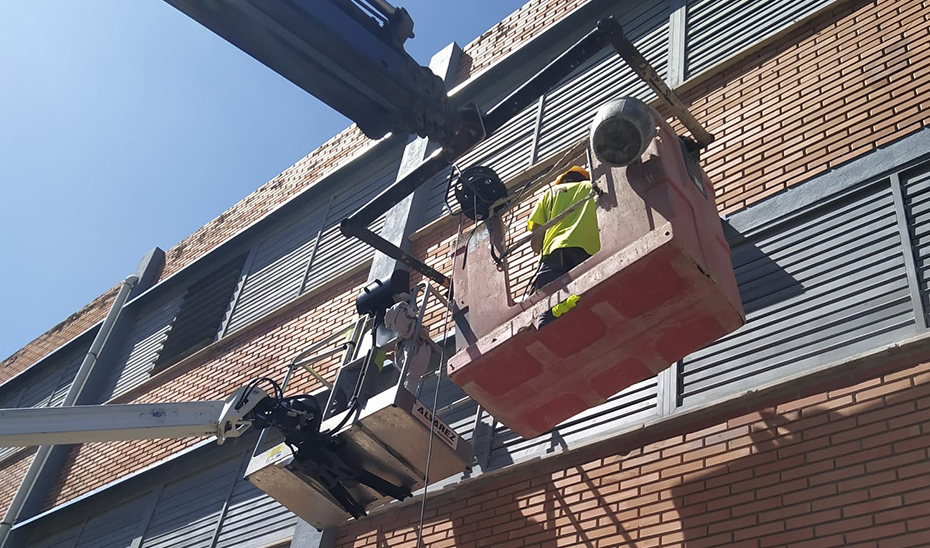 Imagen de la noticia: La Junta gestiona 229 obras en colegios e institutos por los temporales de enero y febrero