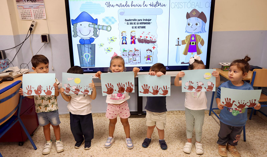 Imagen de la noticia: Los colegios andaluces celebran el Día de la Hispanidad con actividades en el aula