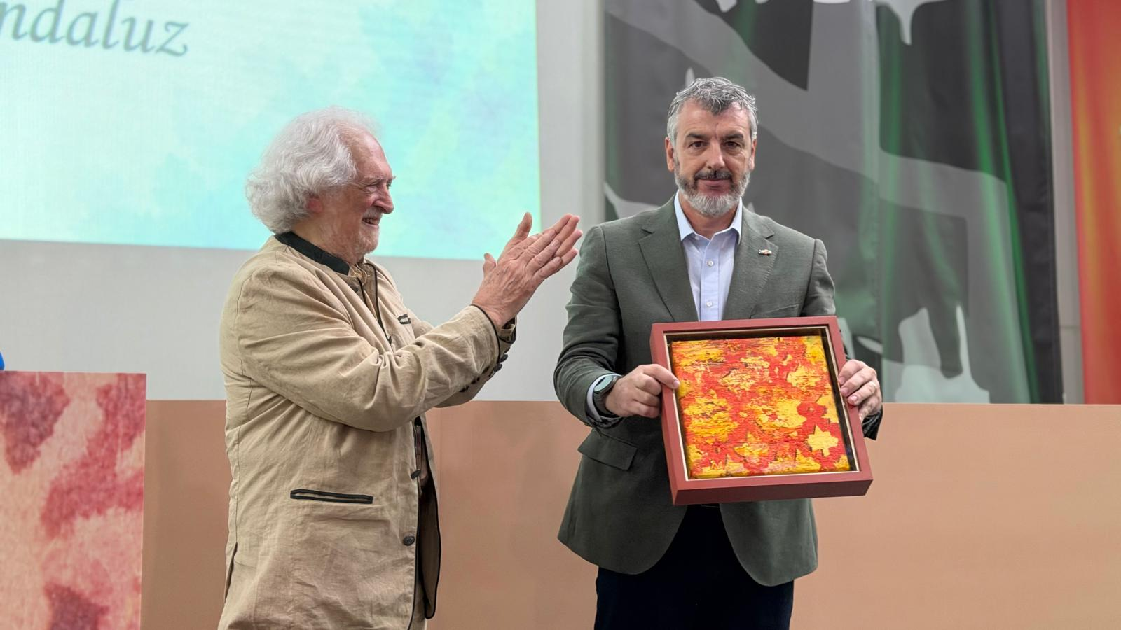Imagen de la noticia: El CES de Andalucía respalda con su presencia el premio a Oskar Martín