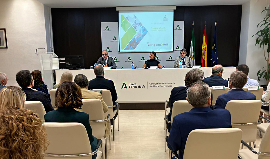 Imagen de la noticia: Andalucía formará a sus dentistas de Primaria en seis especialidades para crear una red de apoyo