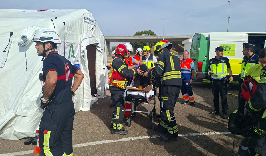 Imagen de la noticia: Simulacro de accidente aéreo en el Aeropuerto de Sevilla con 170 efectivos