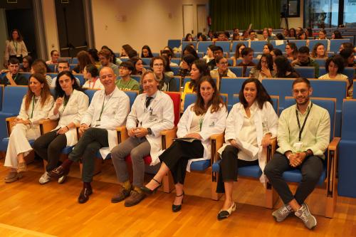 Imagen de la noticia: Cien residentes del Reina Sofía aprenden a convertir las dudas de la consulta en proyectos de investigación